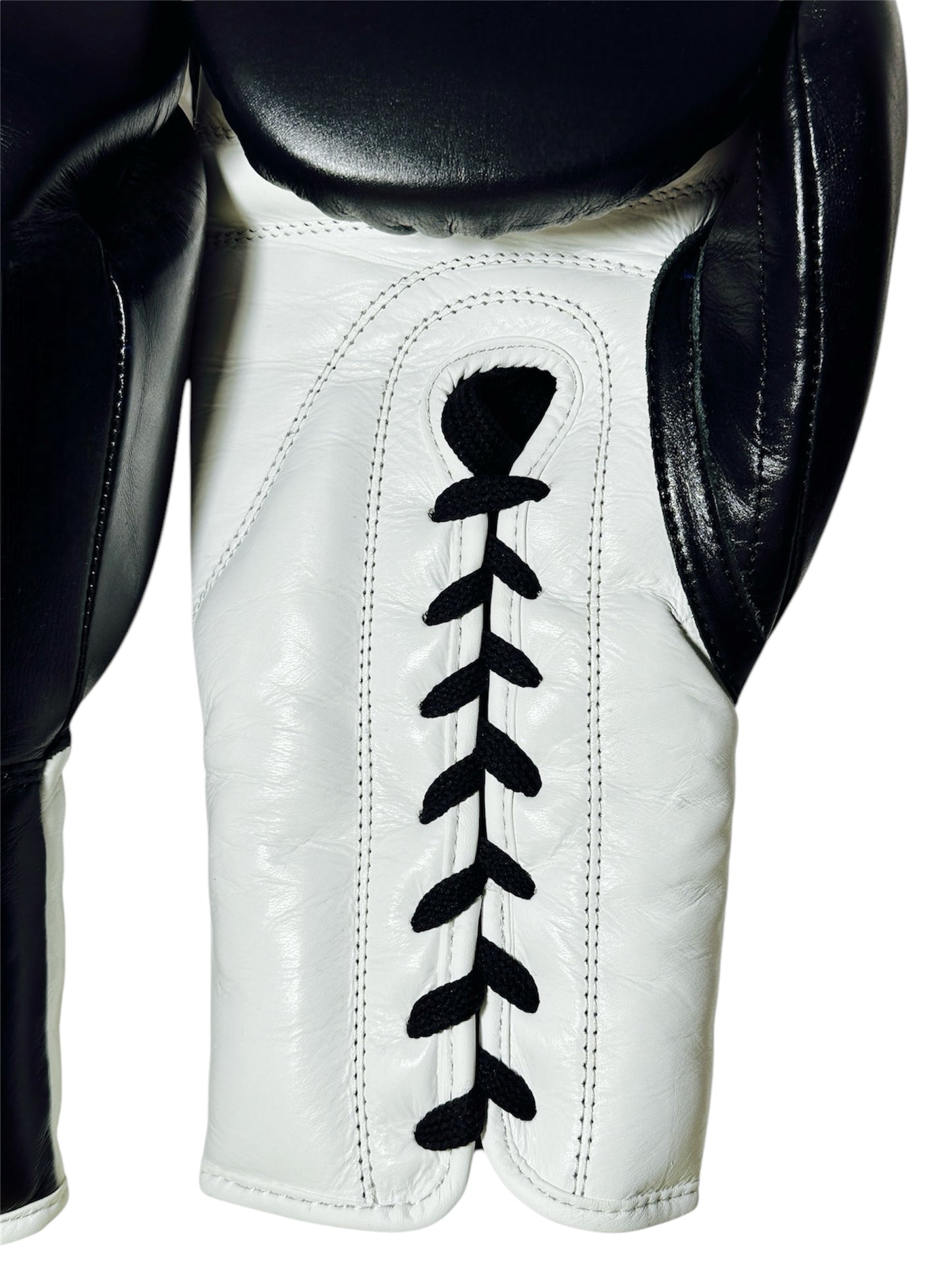 GUANTES BLANCOS Y NEGROS - CORDONES